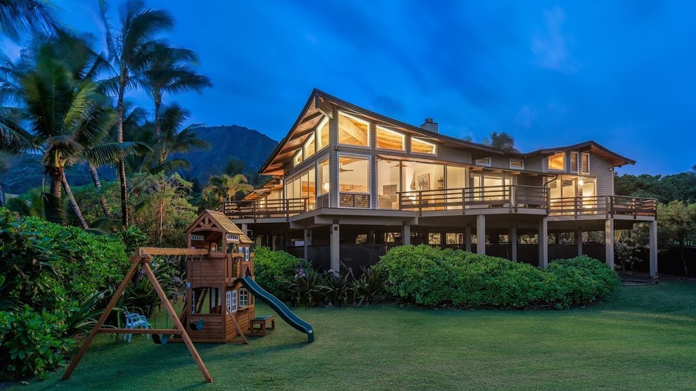 Island style exterior home photo in Hawaii