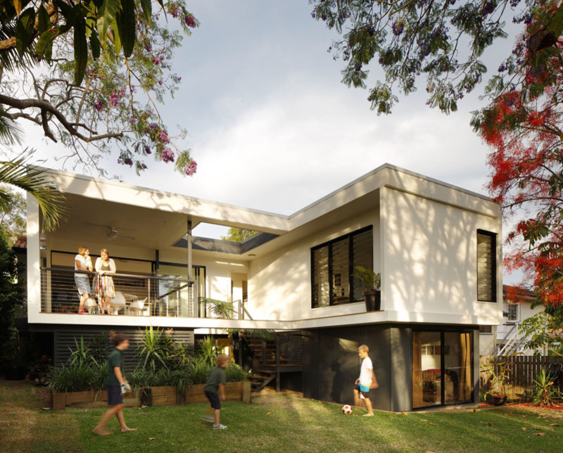 Design ideas for a contemporary house exterior in Melbourne.