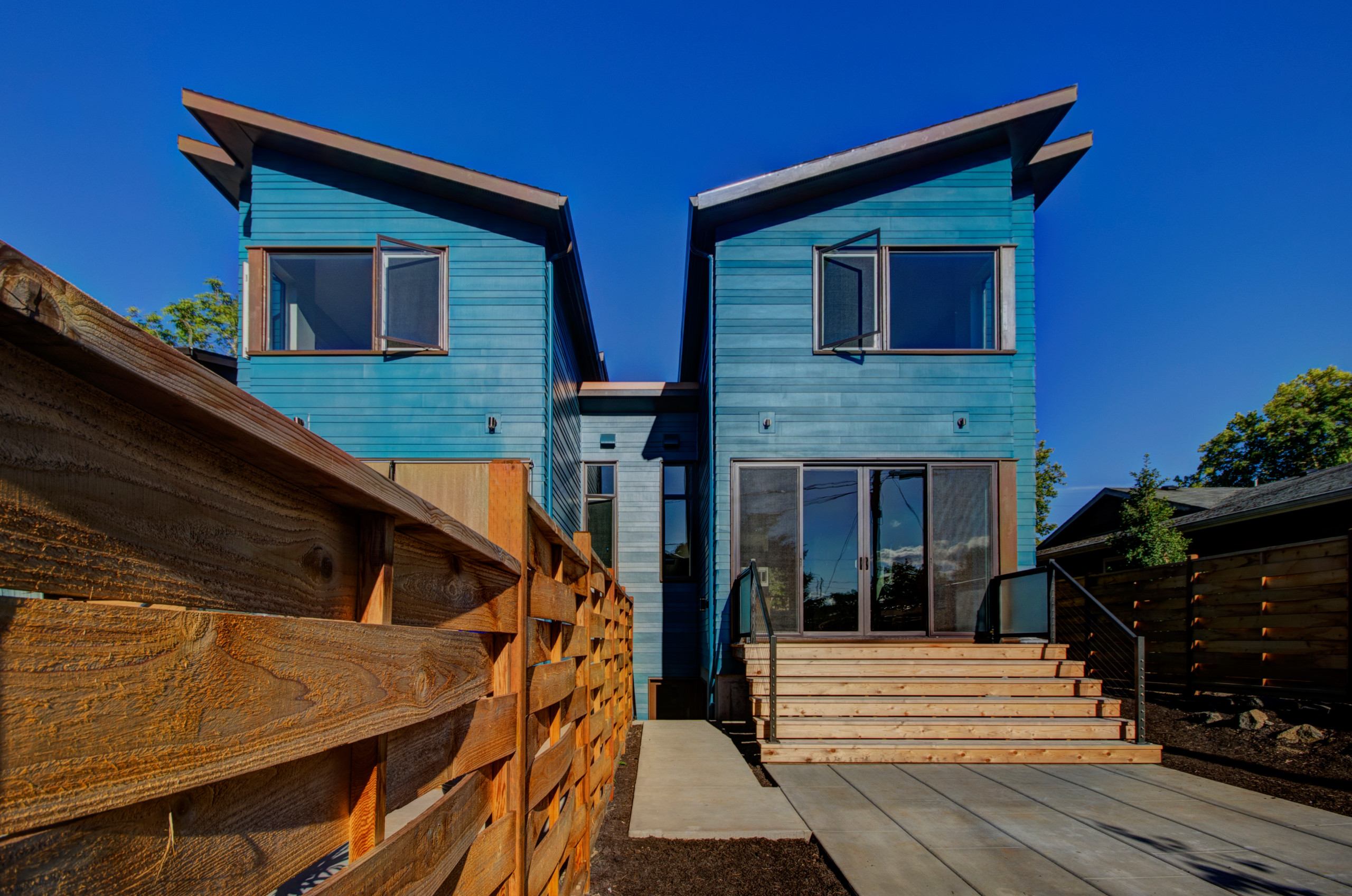 モダンスタイルのおしゃれな青い家の画像 75選 22年10月 Houzz ハウズ