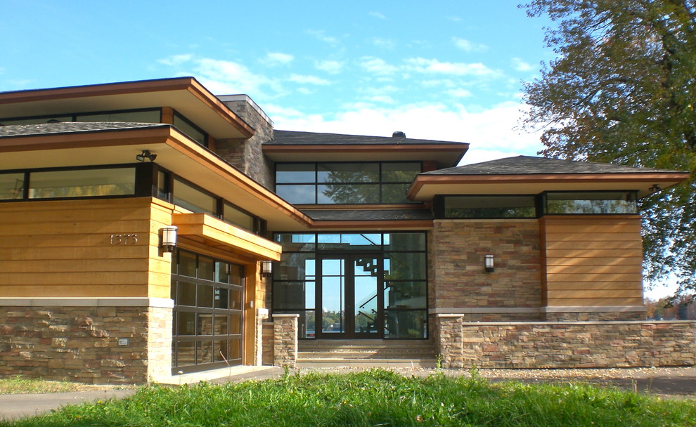 Modernes Haus mit Steinfassade in Detroit