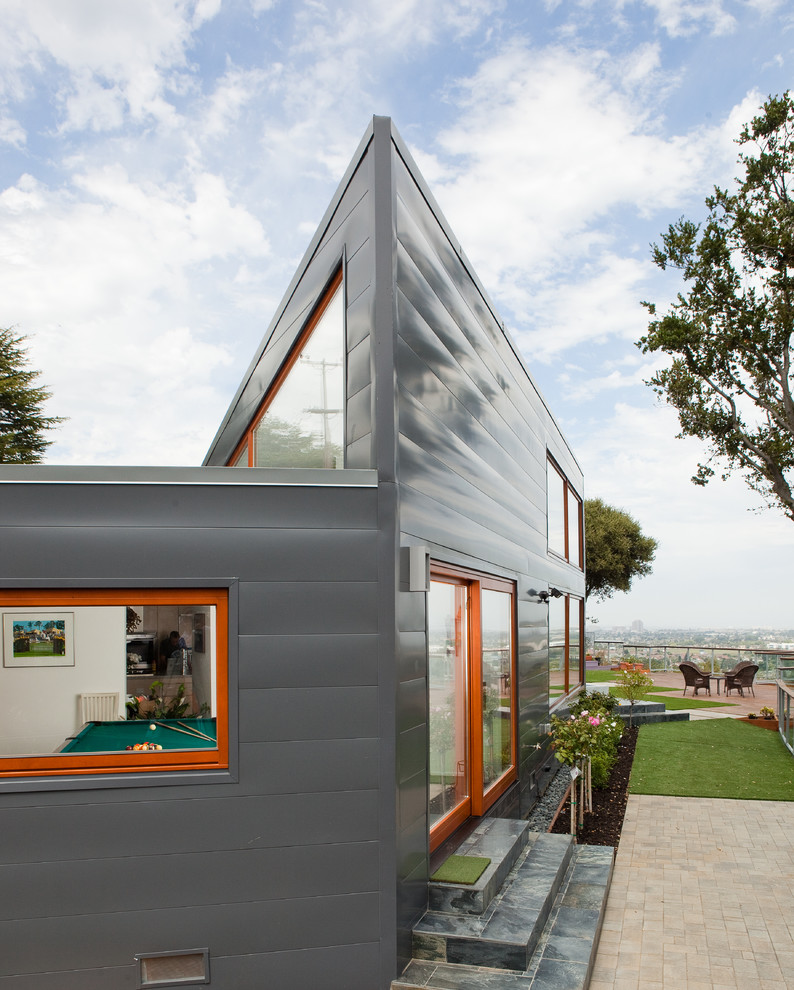 Modernes Haus mit grauer Fassadenfarbe in San Francisco