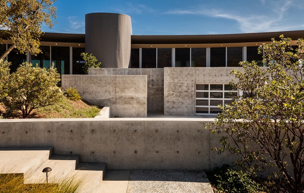 This is an example of a modern concrete house exterior in Santa Barbara.