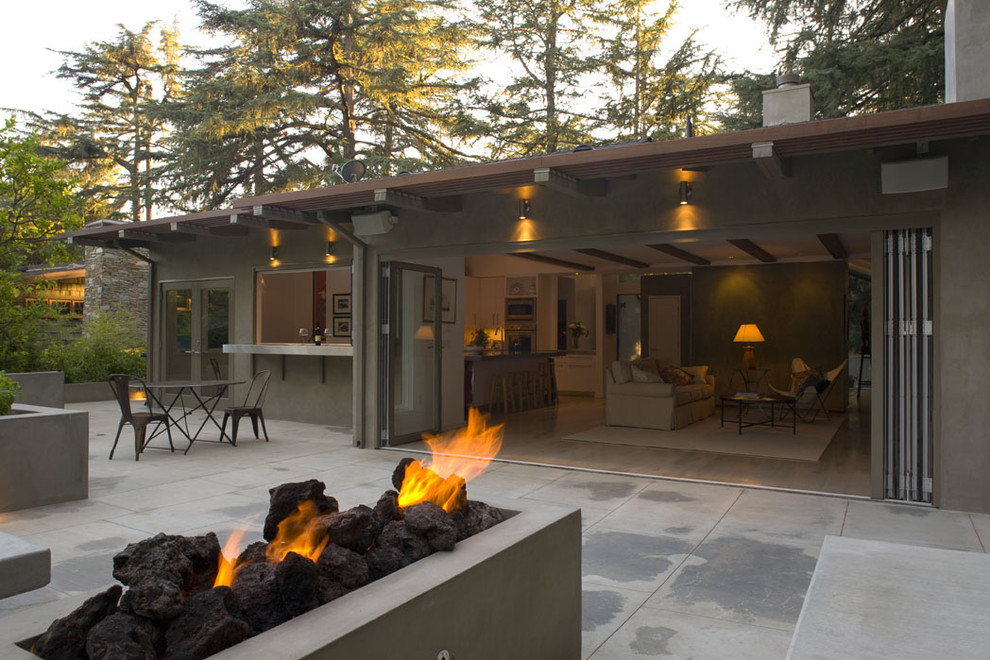 Example of a large trendy patio design in Los Angeles