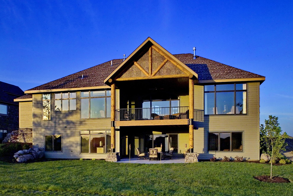 LA Homebuilders Traditional Exterior Omaha by LA Home Builders