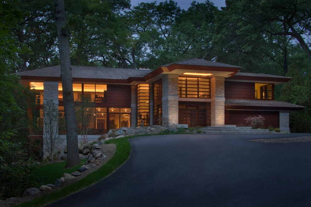Photo of a contemporary detached house in Detroit.