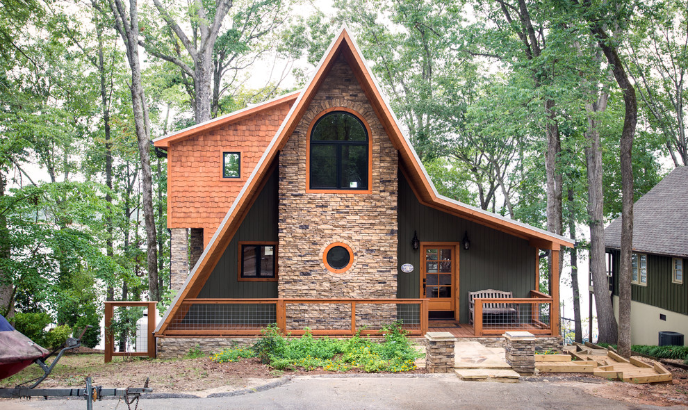 Zweistöckige Eklektische Holzfassade Haus in Atlanta