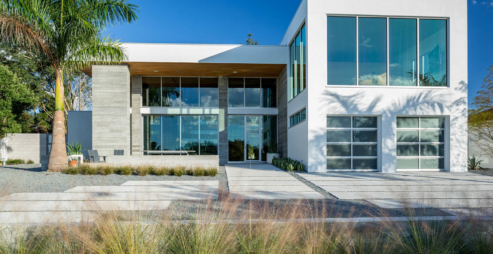 Inspiration for a modern exterior home remodel in Orlando