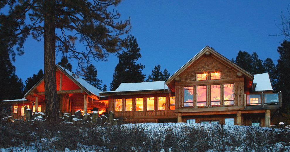 Example of a mountain style exterior home design in Seattle