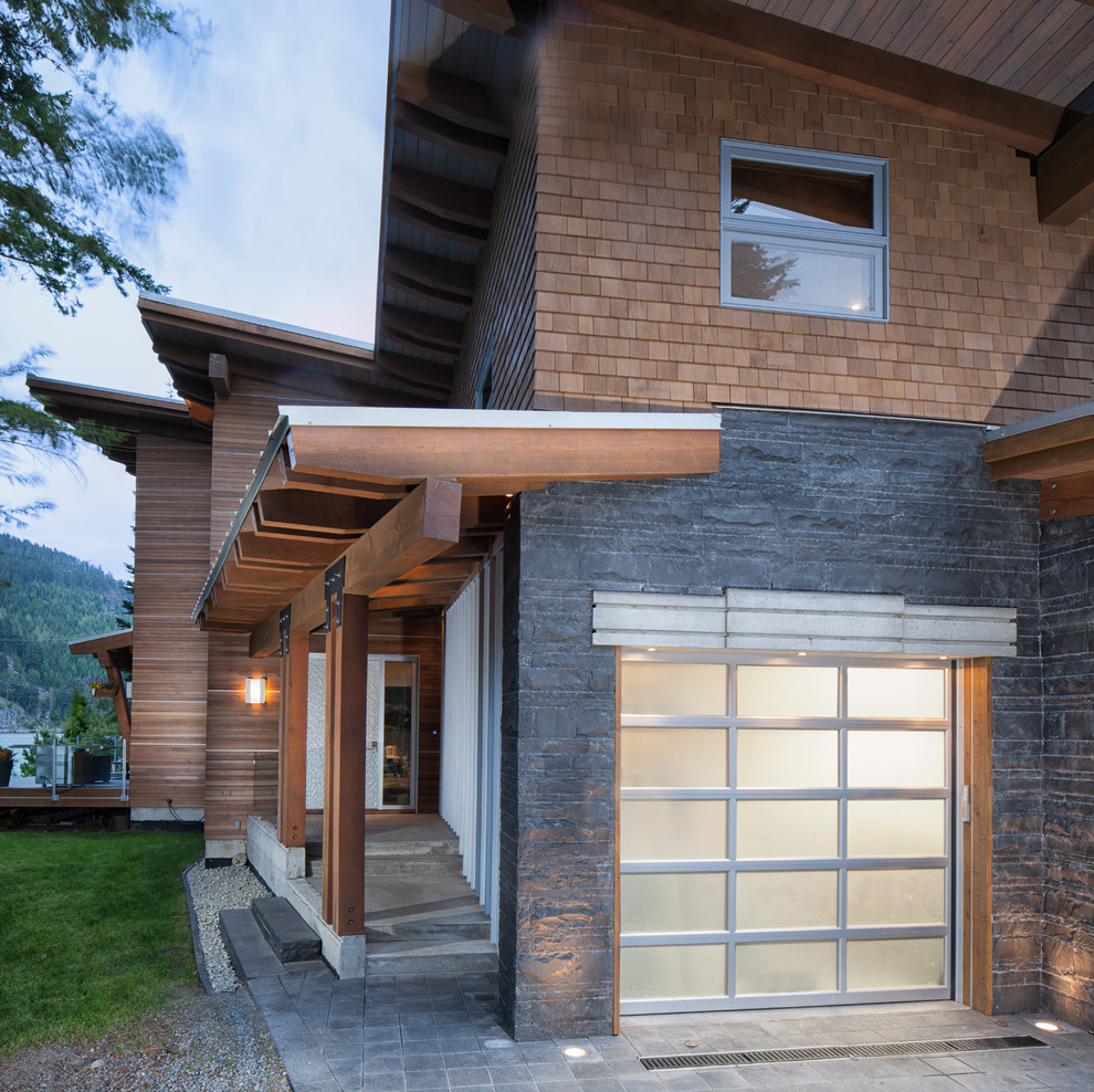 Inspiration for a contemporary house exterior in Vancouver.