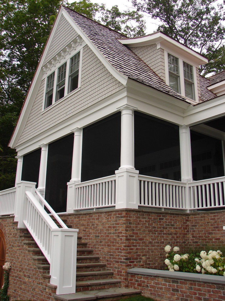 Example of an arts and crafts exterior home design in Detroit