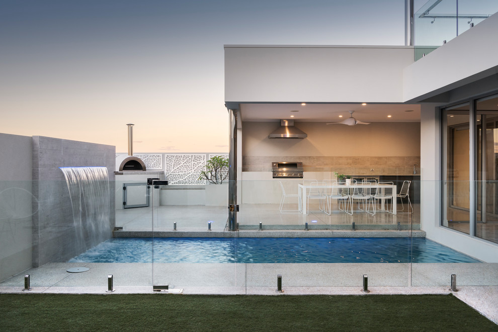 Geräumiges, Zweistöckiges Modernes Einfamilienhaus mit weißer Fassadenfarbe in Perth