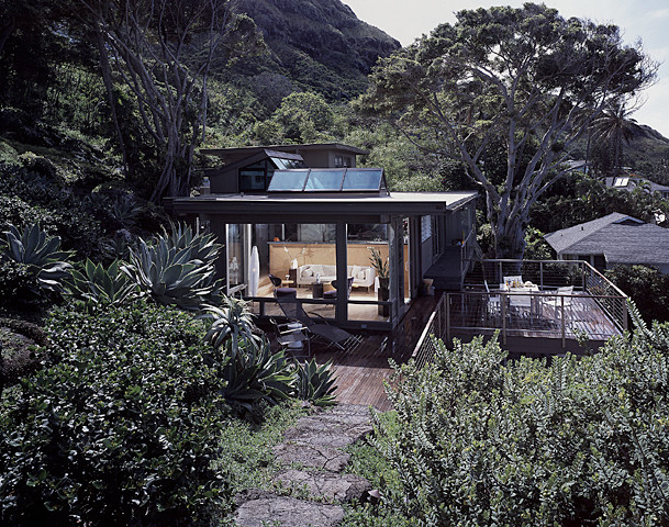 Photo of a modern house exterior in Hawaii.