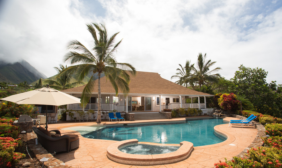 Launiupoko Plantation Style Home Beach Style Exterior Hawaii by