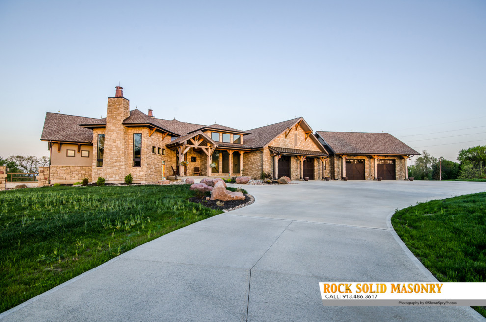 Leavenworth, KS Residence Rustic Exterior Kansas City by US