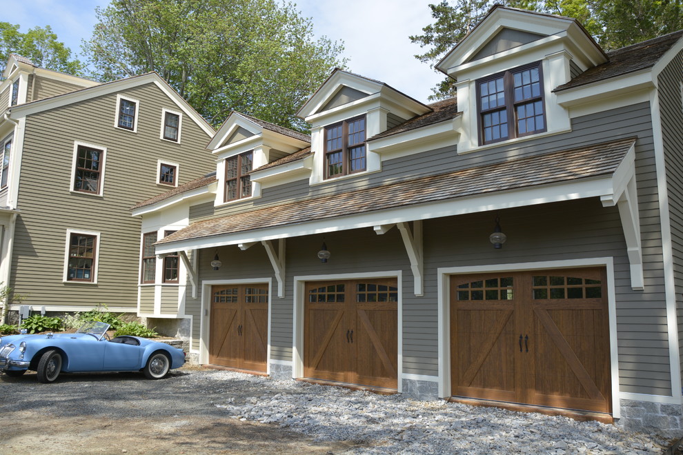 This is an example of a large traditional garage in New York.