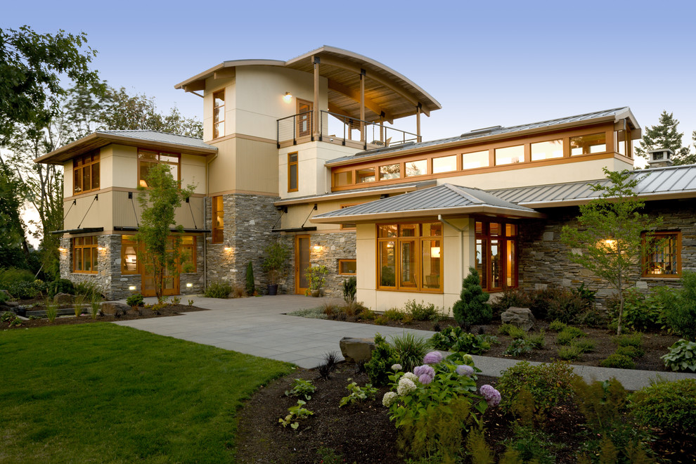 Modernes Haus mit Steinfassade und Blechdach in Portland