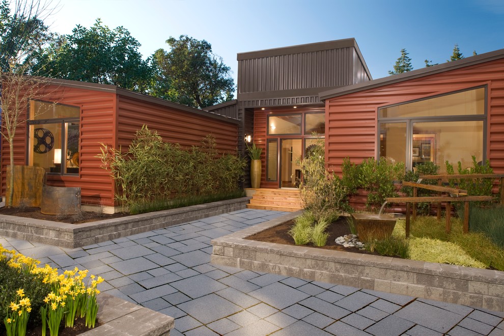 Contemporary house exterior in Seattle with metal cladding.