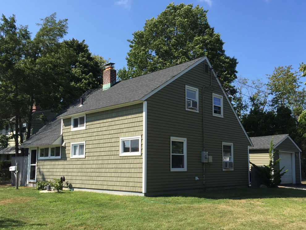 Levittown Siding Arbor Green Shakes and Dutch Lap Traditional