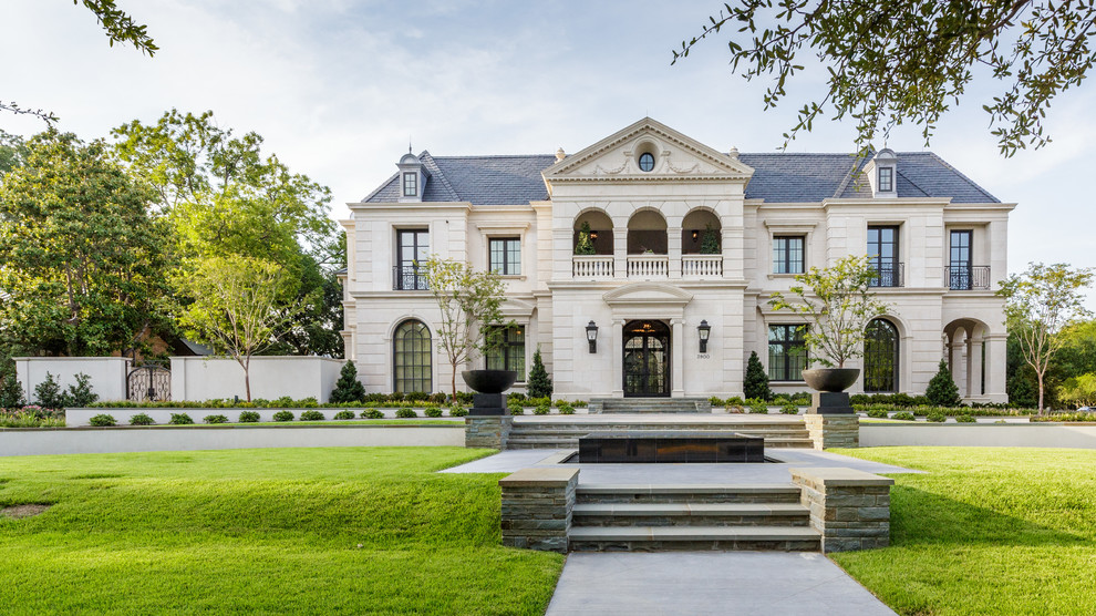 This is an example of a house exterior in Dallas.