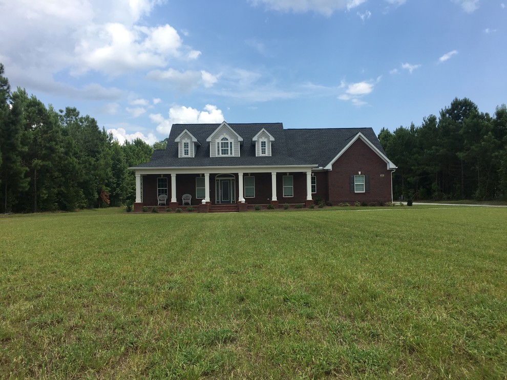 Longs, South Carolina Farmhouse Exterior Other by R.A.J