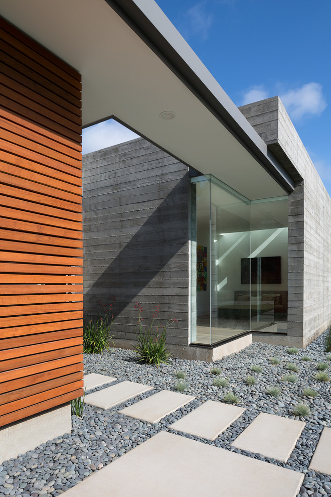 Example of a minimalist exterior home design in San Francisco