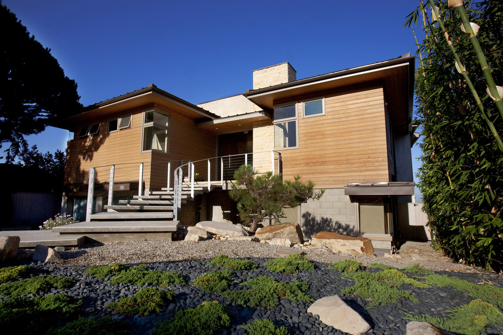 Modern house exterior in Los Angeles with wood cladding.