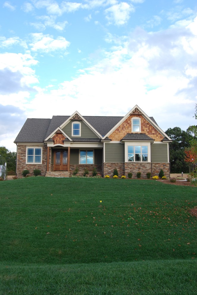 Inspiration for a craftsman exterior home remodel in Raleigh