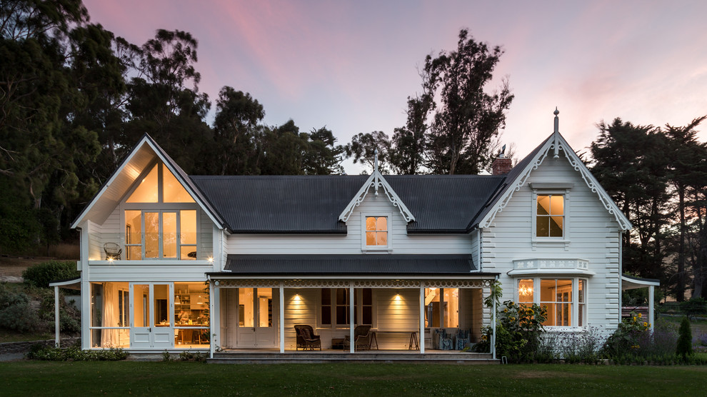 Design ideas for a traditional house exterior in Christchurch.
