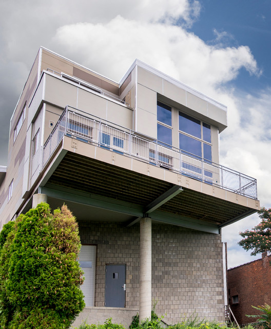 lowrie street recladding Contemporary House Exterior Other by lee CALISTI architecture