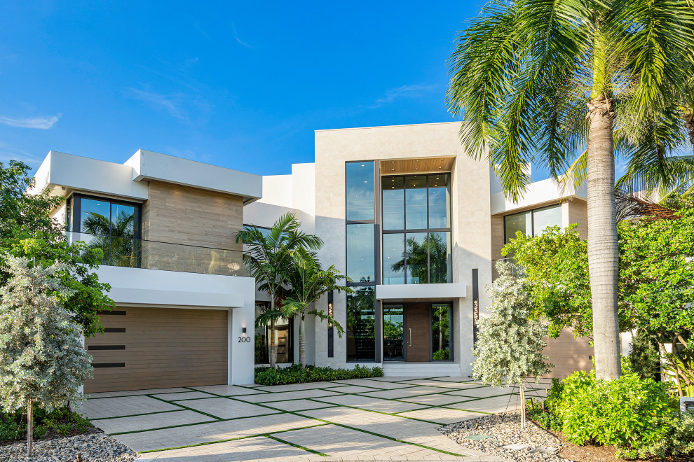 Contemporary exterior home idea in Miami