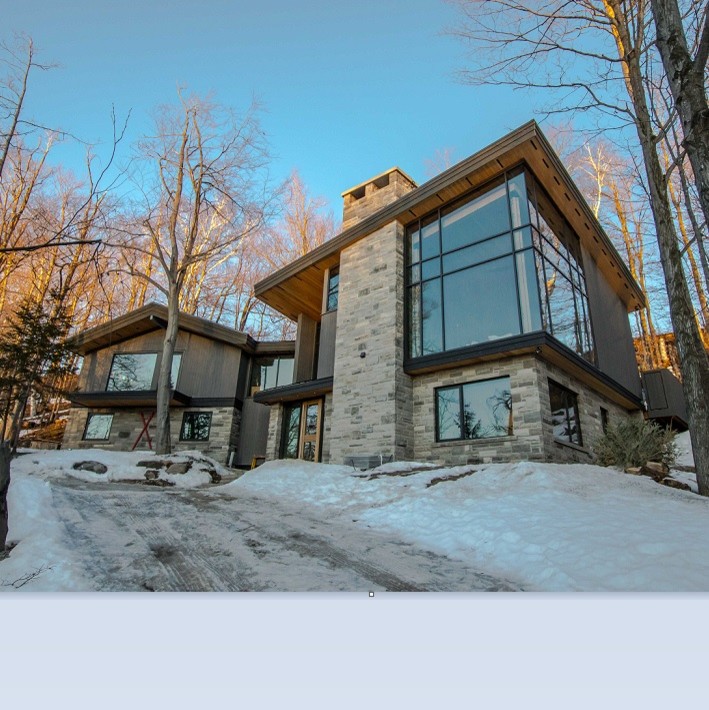 This is an example of a modern house exterior in Toronto.
