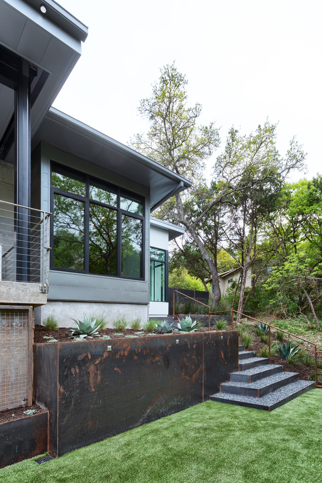 Photo of a modern house exterior in Austin.