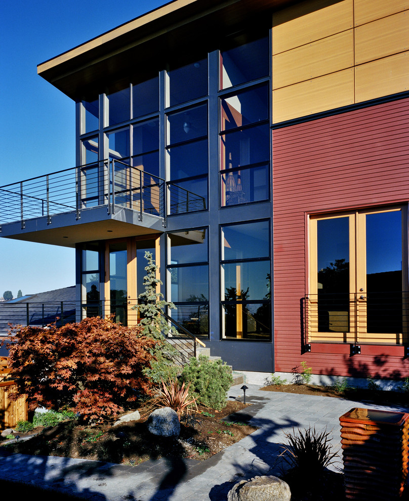 Design ideas for a contemporary house exterior in Seattle.