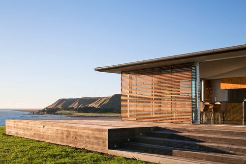Houzzツアー 時とともに風合いが増す木の外装に守られた海辺の別荘 Houzz ハウズ