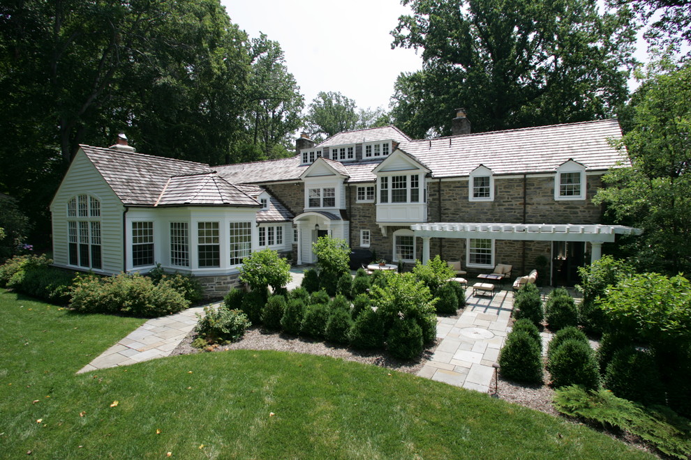 Main Line Philadelphia, House in Bryn Mawr Traditional Exterior