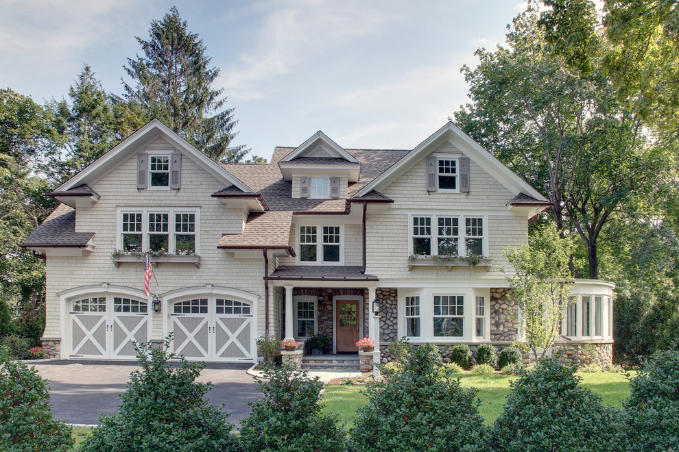 Elegant exterior home photo in New York