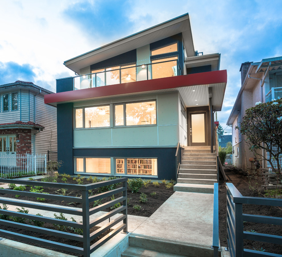 Modern exterior home idea in Vancouver
