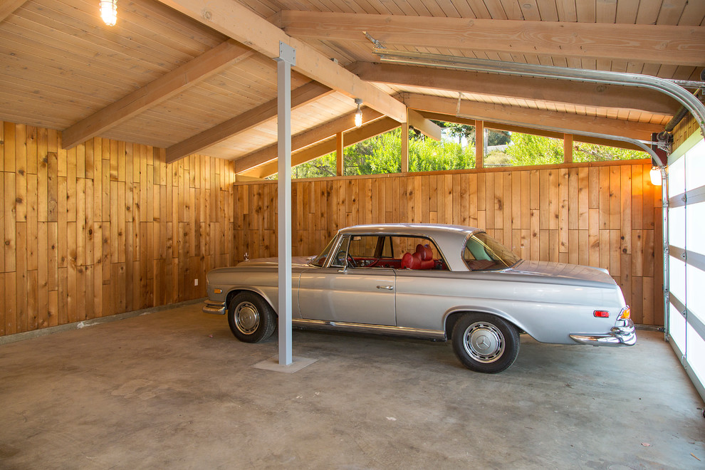 Example of a beach style garage design in Los Angeles