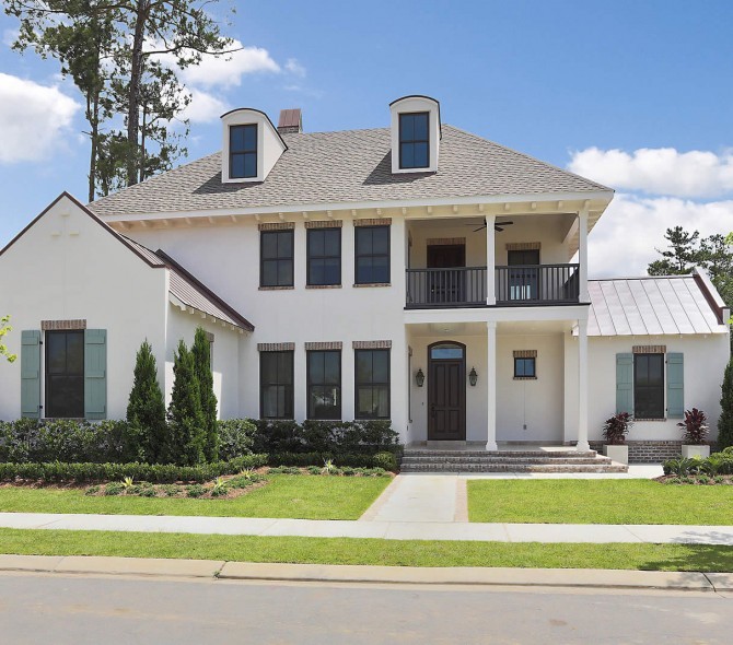 Inspiration for a transitional exterior home remodel in New Orleans