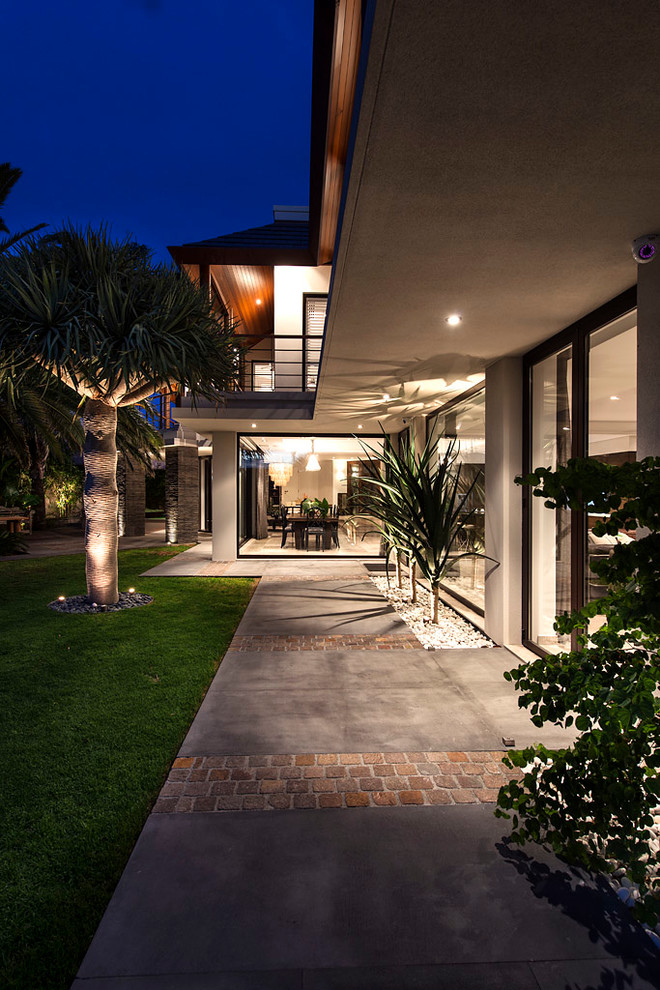 Photo of a contemporary house exterior in Perth.