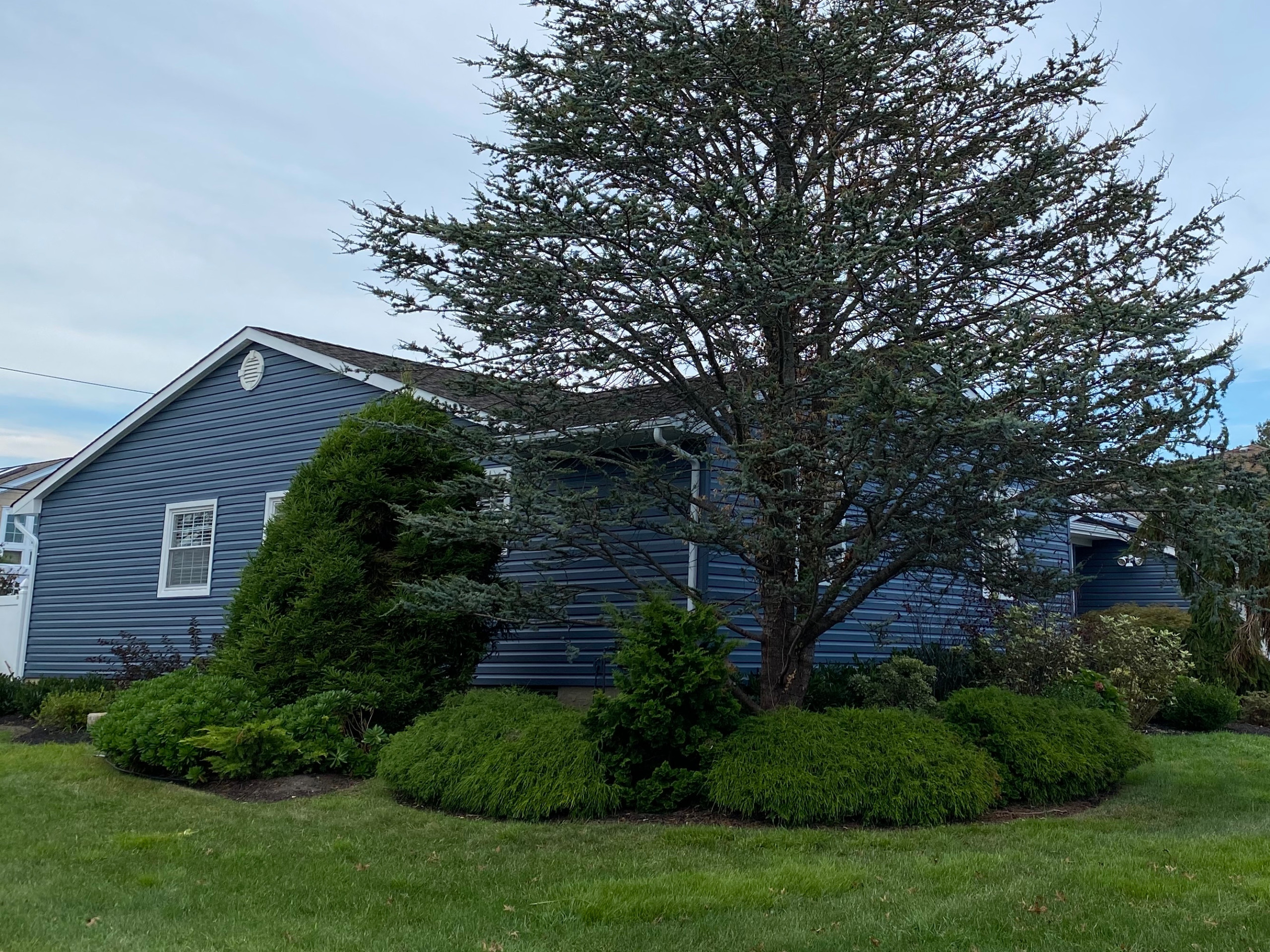 Pompton Plains, NJ - CertainTeed Siding In Pacific Blue