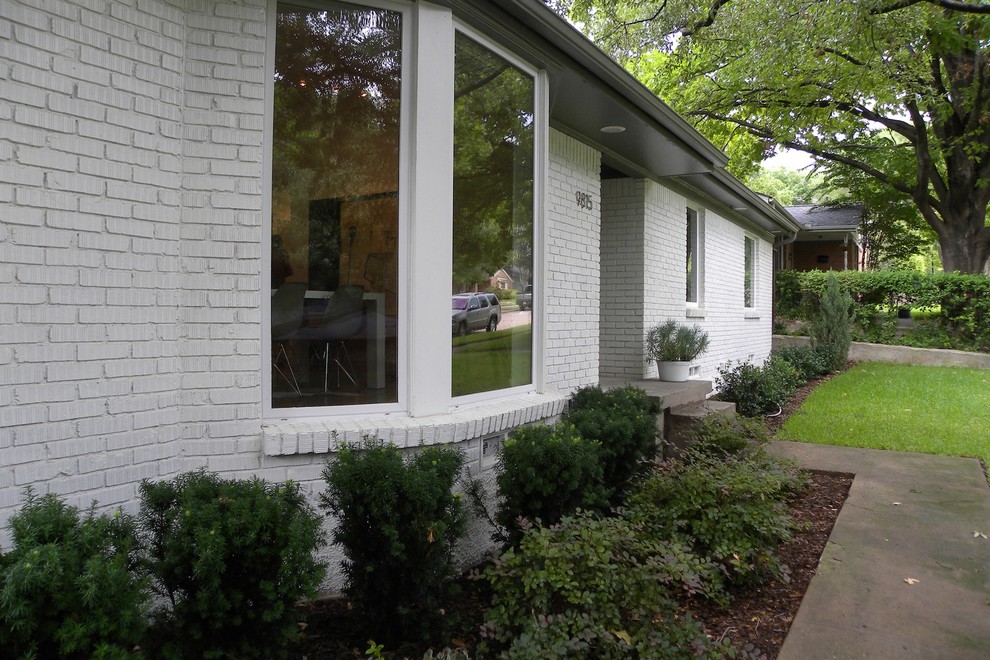 Design ideas for a midcentury house exterior in Dallas.