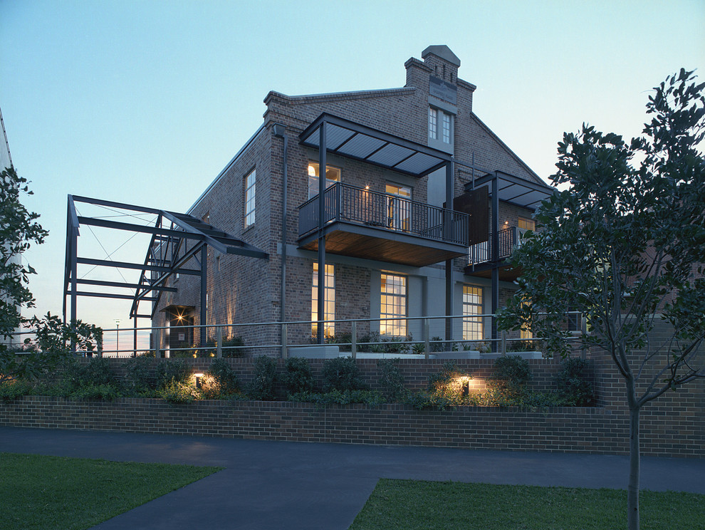Design ideas for an industrial house exterior in Sydney.