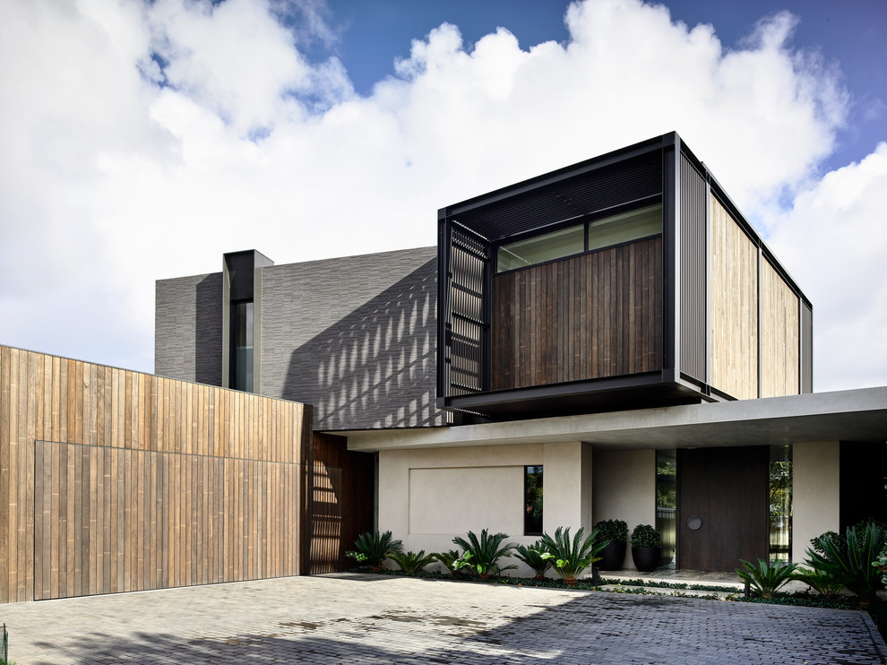 Contemporary house exterior in Melbourne.