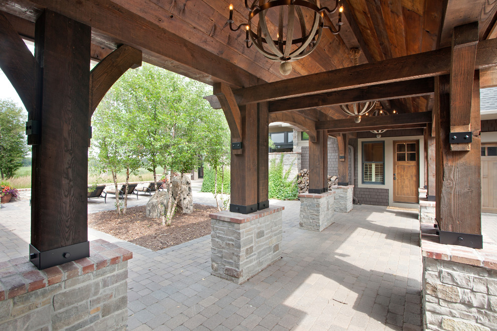 This is an example of a rustic house exterior in Minneapolis.
