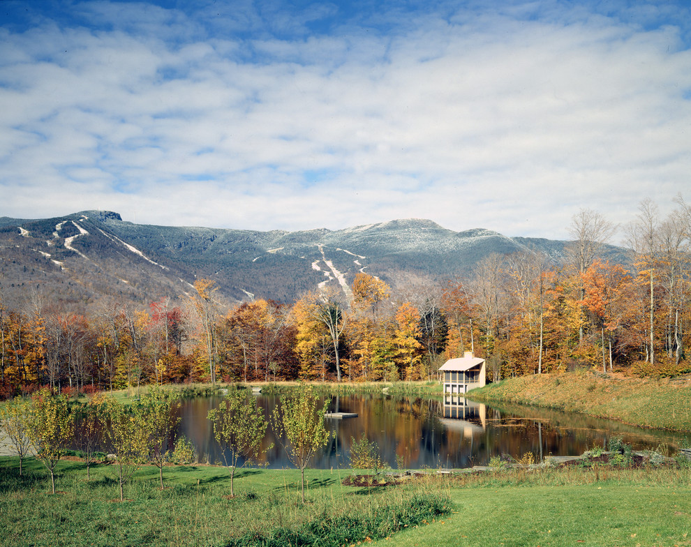 Cette photo montre une petite façade de maison montagne de plain-pied.