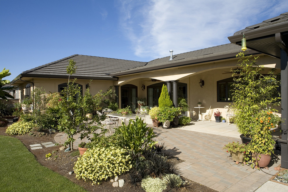 This is an example of a mediterranean house exterior in Seattle.