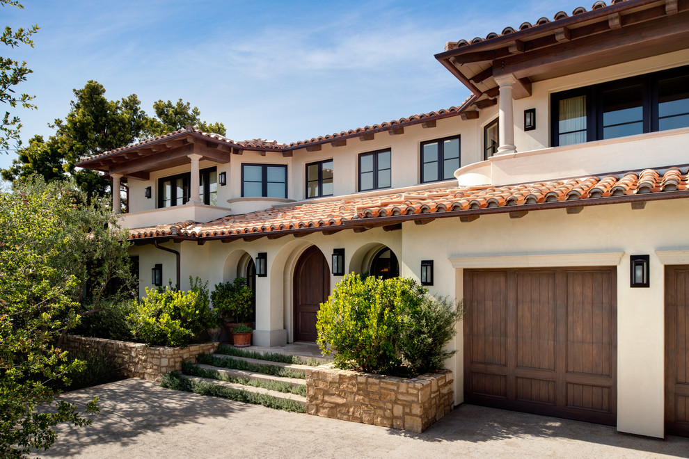 Zweistöckiges Mediterranes Haus in Los Angeles