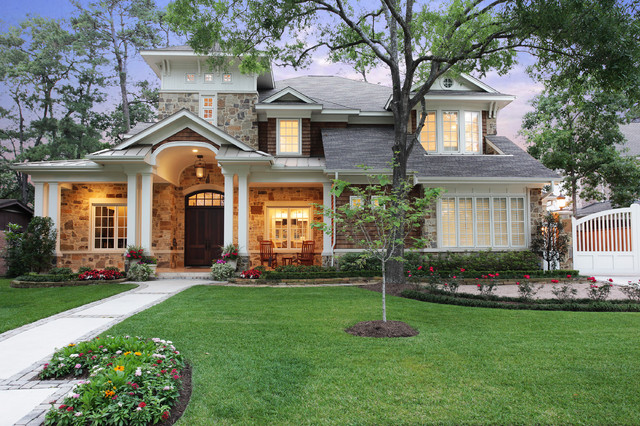 Memorial Hamptons Style - Klassisch - Häuser - Houston - von Brickmoon