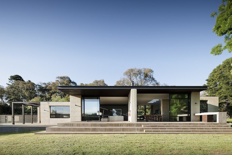 Inspiration for a contemporary exterior home remodel in Melbourne